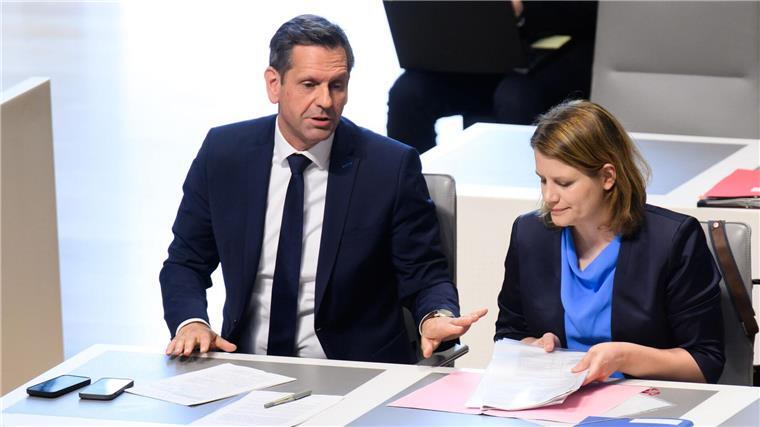 Ministerin will nach Landtagswahl im VW-Aufsichtsrat bleiben Lies und Hamburg vertreten Niedersachsen im VW-Aufsichtsrat. (Archivbild)