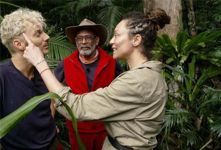 „Sam, Sam - but different“ - Tag drei im Dschungel Lilly war nach der Prüfung nicht zufrieden mit der Leistung von Sam.