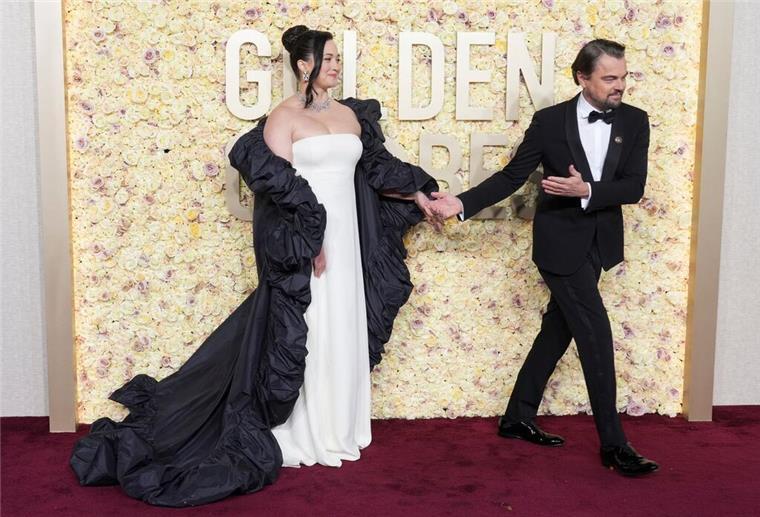 Lily Gladstone über DiCaprios Scherze: „Ziemlicher Spinner“ Lily Gladstone und Leonardo DiCaprio hier bei der Golden Globe-Verleihung im Januar.