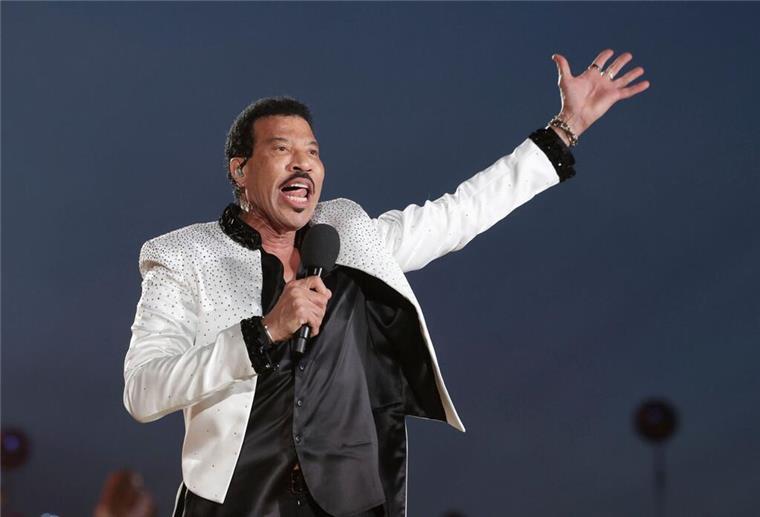 Lionel Richie verbringt Weihnachten am liebsten zu Hause Lionel Richie trat im vergangenen Jahr bei der Krönung von König Charles III. auf. 2025 geht er wieder in Europa auf Tournee und kommt auch fünf Konzerte nach Deutschland. (Archivfoto)