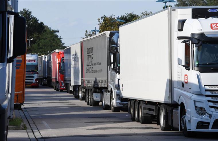 Lkw-Fahrer müssen sich am Donnerstag im Cuxland auf Kontrollen einstellen.