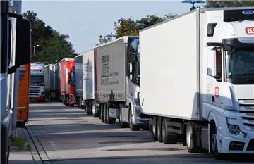 Lkw-Fahrer müssen sich am Donnerstag im Cuxland auf Kontrollen einstellen.