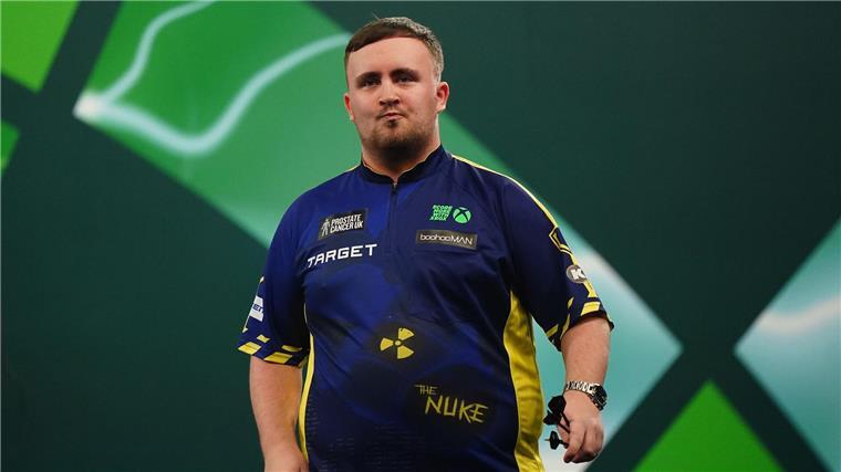 Favoriten Littler und van Gerwen im WM-Achtelfinale Locker im Achtelfinale: der erfolgreiche Youngster Luke Littler.