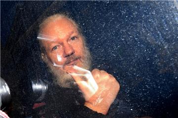 London: Julian Assange, Mitbegründer der Enthüllungsplattform WikiLeaks, kommt am Westminster-Amtsgericht in London an.