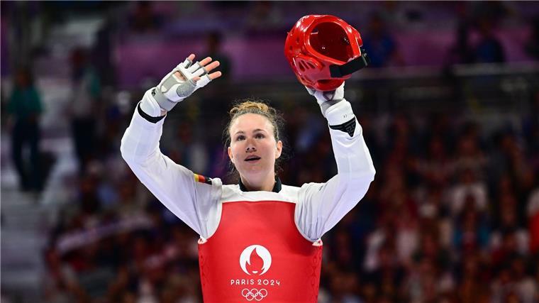 Brandl verfehlt Taekwondo-Bronze: „Tut unfassbar weh“ Lorena Brandl aus Deutschland kommt zum Kampf gegen Lee aus Südkorea.