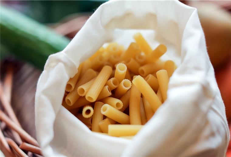 Unverpackt einkaufen in Donnern Lose Nudeln ohne Plastik: Die Zahl der sogenannten Unverpackt-Läden nimmt zu. Auch in Bremerhaven gibt es jetzt einen.