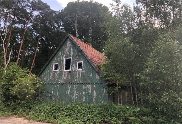 „Lost Place“: Dieser Holzbau beim Torfwerk diente bis in die neunziger Jahre als Wohnung für Vertriebene, Flüchtlinge und Mitarbeiter.