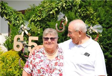Luise und Reinhard Poppe feiern heute ihre eiserne Hochzeit im Kreise der Familie.