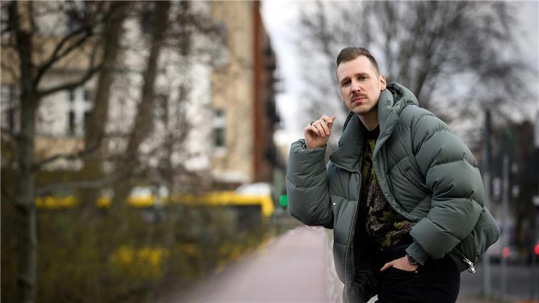 Harter Sound auf Alligatoah-Album: „Bin sensibler geworden“ Lukas Strobel ist besser bekannt als der Rapper Alligatoah.