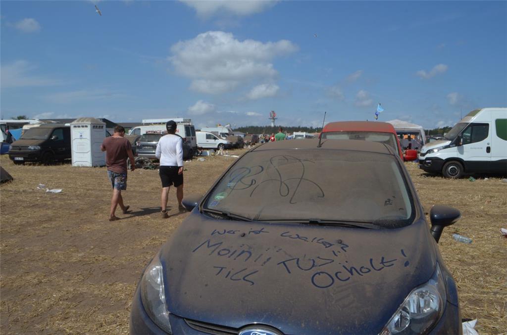 Lustige und unlustige Sprüche finden sich auf fast jedem Auto. Foto: Overschmidt