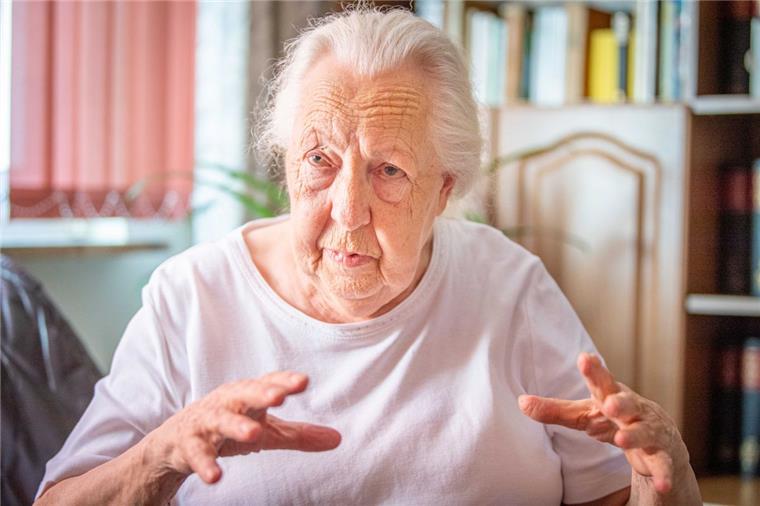 Bremerhaven: Zeitzeugin erinnert sich an die Bombennacht 1944 Lydia Bohling aus Bremerhaven ist Zeitzeugin der Bombennacht vom 18. September 1944.