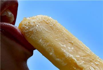 Macht Laune, hat aber viele Kalorien: Jedes dritte der getesteten Fertig-Eisprodukte entpuppt sich als wahre Zuckerbombe.