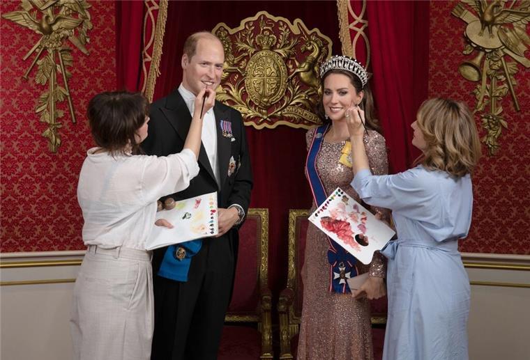 Madame Tussauds enthüllt neue Wachsfigur von Prinzessin Kate Madame Tussauds in London hat eine neue Figur von Prinzessin Kate enthüllt.