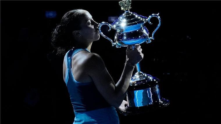 „Bedeutet die Welt“: Keys feiert ersten Grand-Slam-Titel Madison Keys wollte den Pokal gar nicht mehr aus den Händen geben