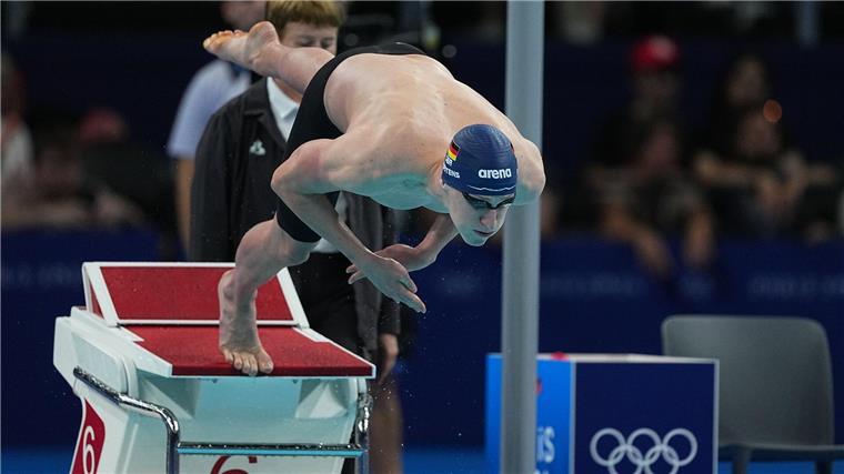 Märtens schwimmt auf Platz fünf: „Es tat einfach alles weh“ Märtens führte das Rennen lange an.