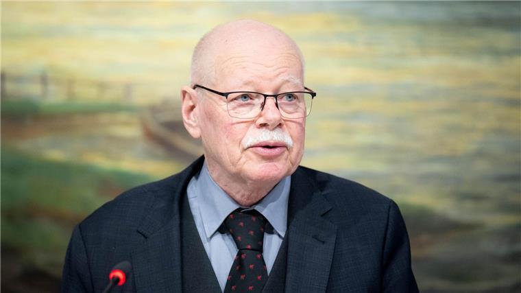 Bremen übernimmt Vorsitz der Innenministerkonferenz Mäurer (SPD) ist zum zweiten Mal in seiner Karriere Vorsitzender der Innenministerkonferenz.