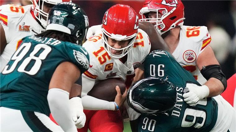 Eagles stoppen Chiefs im Super Bowl: „Das war es alles wert“ Mahomes hatte so große Schwierigkeiten wie wohl nie zuvor in seiner NFL-Karriere.