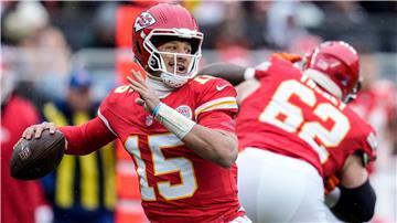 Mahomes und die Chiefs haben nun 13 Saisonsiege, der Quarterback humpelte am Ende aber. 