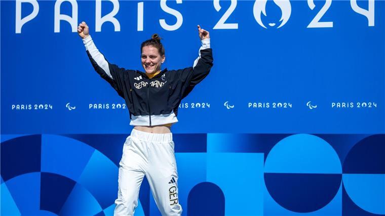 Vom ersten Versuch an auf Kurs: Wieder Gold für Rehm Maike Hausberger jubelt über Gold