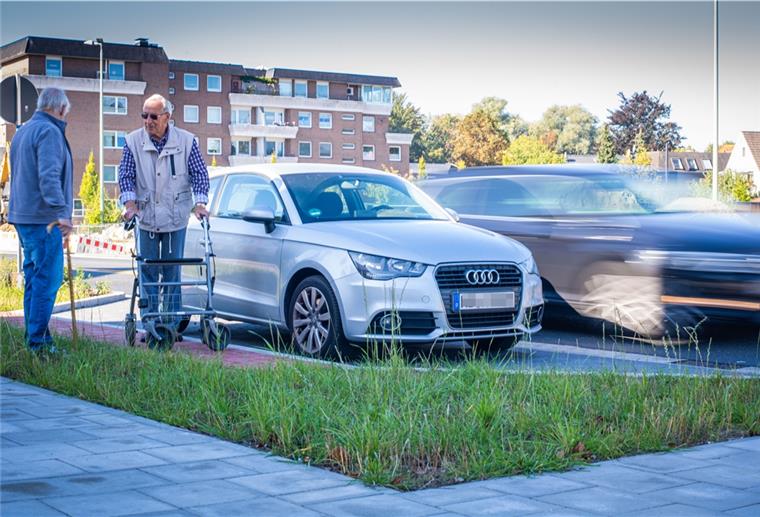 Manche Anwohner der Cherbourger Straße sind nicht beglückt über die schön gebaute neue Straße über dem Hafentunnel.