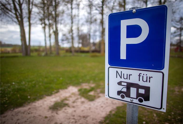 Diese App gehört zu jedem Camping-Urlaub Manche Plätze sind nur für Wohnmobile, auf anderen sind Camper verboten: Die App park4night hilft bei der Suche.