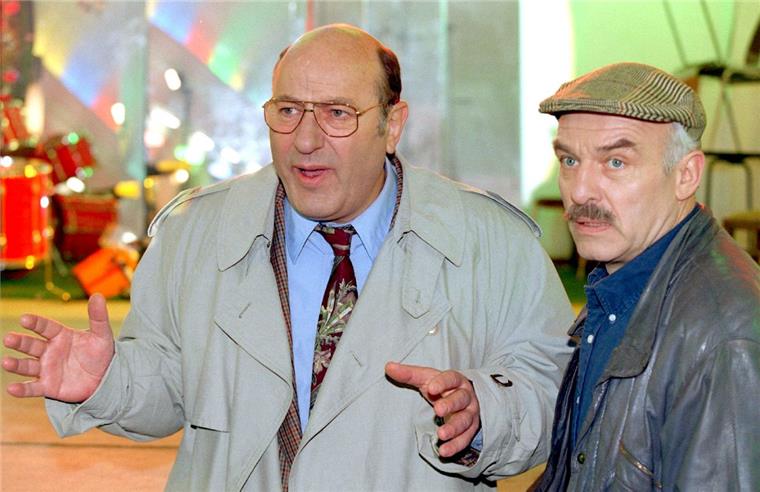 Tschüss, Liebling Kreuzberg! Manfred Krug (links) in seiner Paraderolle als Hamburger "Tatort"-Ermittler Paul Stoever (hier zusammen mit Charles Brauer als Peter Brockmöller).