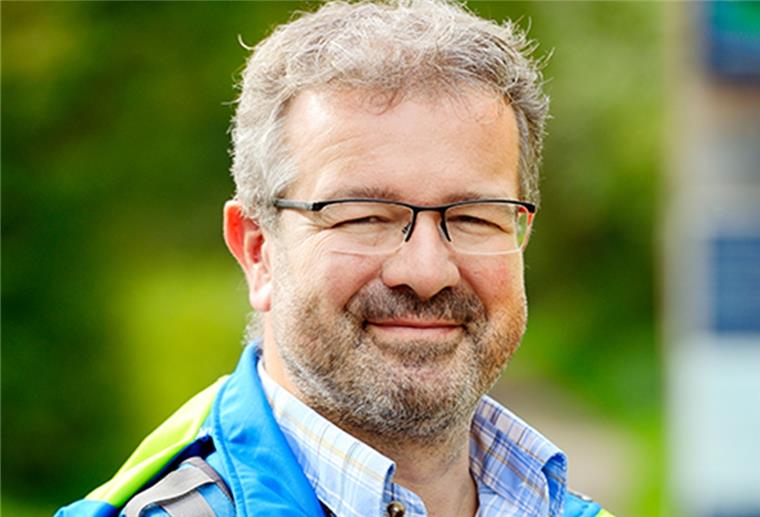Manuel Andrack weiht Bremerhavener Wanderweg ein Manuel Andrack folgt der Einladung der Stadt zur Einweihung des "Permanenten Wanderweges Bremerhaven", eine maritim geprägte Geh- und Seh-Strecke zwischen 6 und 15 Kilometern.