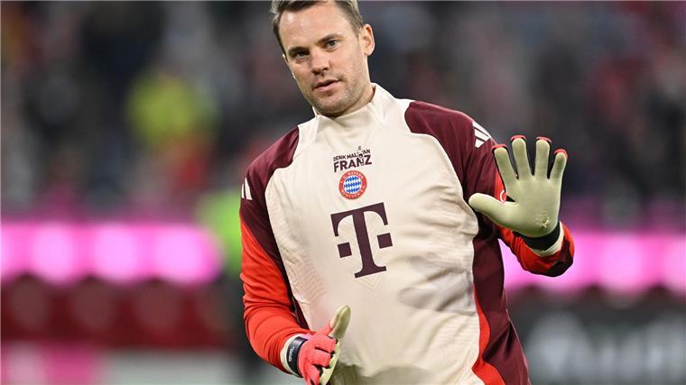 FC Bayern mit Neuer gegen Augsburg Manuel Neuer ist gegen den FC Augsburg dabei.