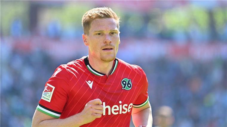 Bericht: Halstenberg vor Absprung bei Hannover 96 Marcel Halstenberg will Hannover 96 verlassen.