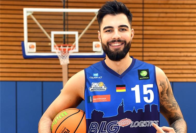 Eisbären-Profi Keßen legt sich mit großen Jungs an Marcel Keßen von den Eisbären Bremerhaven hat schon als Jugendlicher gegen Herrenbasketballer gespielt.