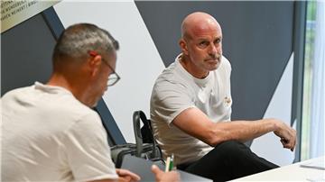 Marco Antwerpen und Frank Döpper dürfen vorerst nicht als Fußball-Trainer arbeiten.