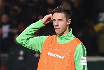 Marco Friedl sieht seine nähere Zukunft beim SV Werder Bremen. Eine vorzeitige Rückkehr zum FC Bayern München ist kein Thema.
