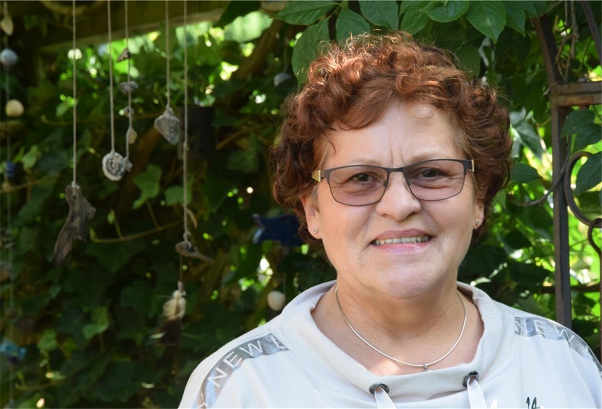 Das Selsinger Kirchenbüro als zweites Zuhause Margret Beeh war fast 31 Jahre Pfarrsekretärin in Selsingen, Ansprechpartnerin für Kircheninterne, Gläubige, aber auch Obdachlose, die in ihrer Not bei der Kirchengemeinde um Hilfe baten.