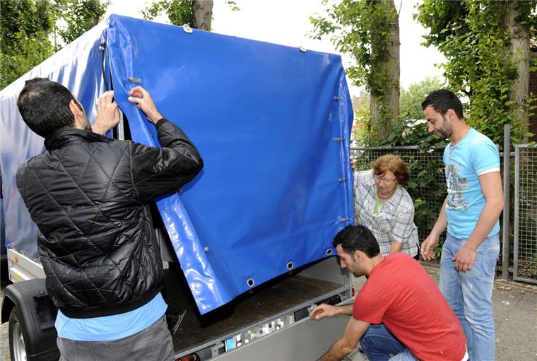 Maria Rossdeutscher organisiert ehrenamtlich abends nach Dienstschluss Möbeltransporte für Flüchtlinge.