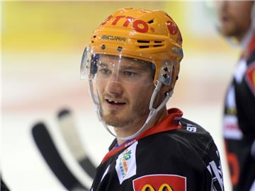 Marian Dejdar freut sich 2015 beim Spiel gegen Crimmitschau. Foto Scheer