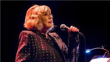 Marianne Faithfull: „Ich werde wohl nie wieder singen können.“