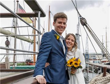 Marina Wortmann-Bahr und Torge Bahr gehören zu den letzten Paaren, die auf der "Seute Deern" heiraten konnten. 