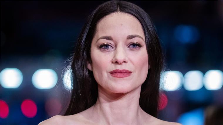 Berlinale-Wettbewerb: Welche Filme bislang überzeugen Marion Cotillard ist in „La Tour de Glace“ als Schneekönigin zu sehen. (Archivbild)