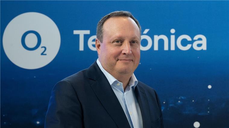 O2 hat mehr Handykunden und wirtschaftet profitabler Markus Haas, Vorstandsvorsitzender von Telefónica Deutschland, aufgenommen in der Zentrale des Mobilfunk-Anbieters O2 Telefónica.