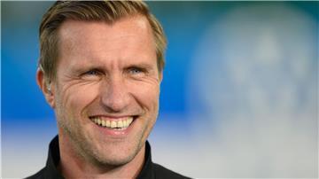 Markus Krösche, Sportvorstand bei Eintracht Frankfurt, plädiert für einen früheren Zeitpunkt beim Schließen des Transferfensters. 