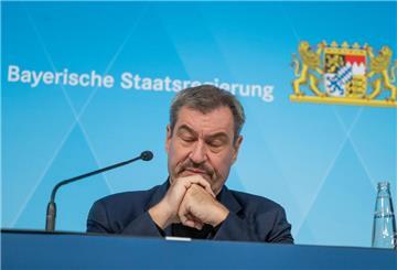 Markus Söder (CSU) stellte sich bei seinem Unternehmensbesuch bei McDonald’s an die Fritteuse ‒ und erntete im Internet viel Häme. (Archivbild)