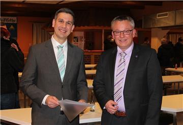 Martin Leying (links) wurde von den Hagener Ratsmitgliedern zum Ersten Gemeinderat gewählt. Er ist damit ab Februar 2022 Stellvertreter von Bürgermeister Andreas Wittenberg (rechts) im Rathaus.