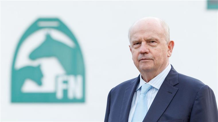 Präsident beim angeschlagenen Reitverband bestätigt Martin Richenhagen bleibt Präsident des Reitverbandes FN.