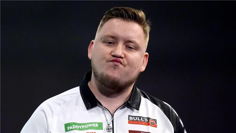 Ein Abziehbild: Schindlers Scheitern bei der Darts-WM Martin Schindler ist nach diversen Fehlwürfen auf die Doppelfelder bedient.