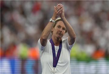 Martina Voss-Tecklenburg, Bundestrainerin der deutschen Frauenmannschaft, wünscht sich nach dem gelungenen EM-Auftritt ein Grundgehalt für die Spielerinnen.
