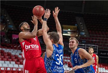 Marvin Heckel (links) hat für Brose Bamberg am Finalturnier um die deutsche Meisterschaft in München teilgenommen. Jetzt wechselt der Point Guard zu den Eisbären in die ProA.