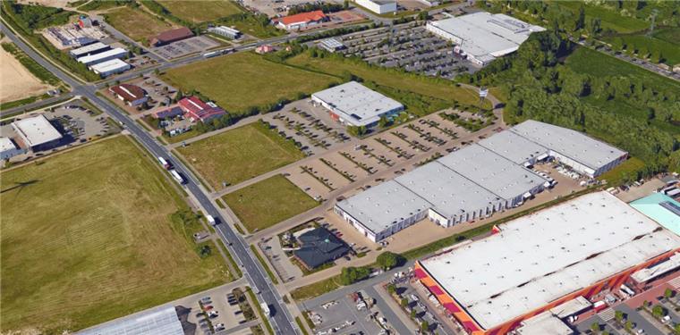 Brutaler Überfall in Bohmsiel: Polizei fahndet nach den Tätern Maskierte Räuber haben am Freitag ein Sportgeschäft im Gewerbegebiet Bohmsiel in Bremerhaven überfallen.