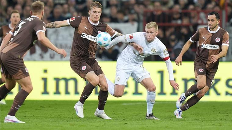 Mainzer Wink an den Bundestrainer wegen Torjäger Burkardt Matchwinner gegen St. Pauli: Mainz-Stürmer Jonathan Burkardt