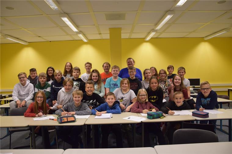 Nordenhamer Gymnasiasten knobeln bis tief in die Nacht Mathe macht Spaß: Das finden die Nordenhamer Gymnasiasten, die am vergangenen Wochenende an der „Langen Nacht der Mathematik“ teilgenommen haben.