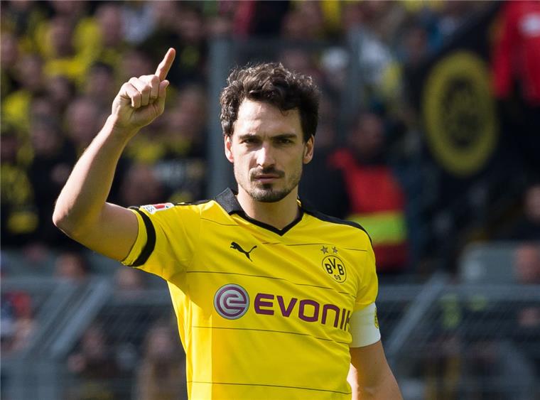 Hummels sagt: Tschüs Dortmund, hallo Bayern Mats Hummels spielt seit acht Jahren bei Borussia Dortmund, in diesem Sommer aber wird er aber aller Voraussicht nach Tschüs sagen und zum FC Bayern München wechseln. Jenem Verein, bei dem er in der Jugend ausgebildet wurde.